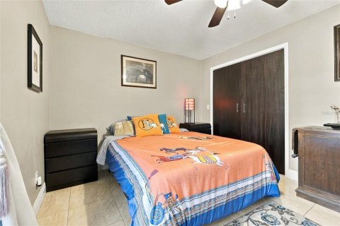 Villa ou maison à vendre à Deltona, Floride: 3 chambres, 144.93 m2 № 2433341 - photo 20