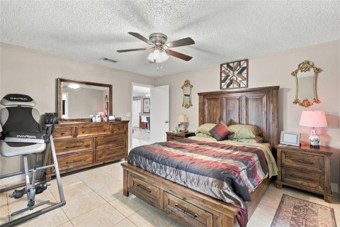 Villa ou maison à vendre à Deltona, Floride: 3 chambres, 144.93 m2 № 2433341 - photo 27