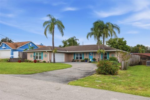 Villa ou maison à vendre à Deltona, Floride: 3 chambres, 144.93 m2 № 2433341 - photo 4