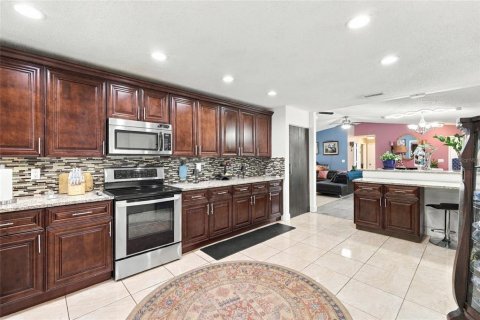 Villa ou maison à vendre à Deltona, Floride: 3 chambres, 144.93 m2 № 2433341 - photo 16