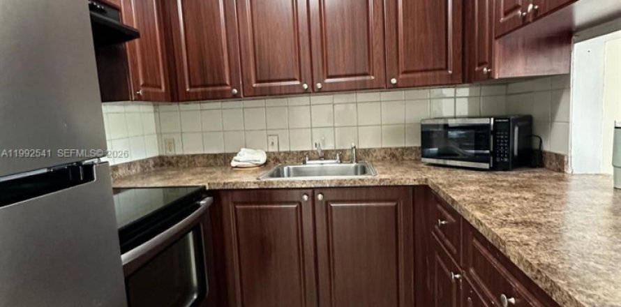 Apartamento en Lauderdale Lakes, Florida 1 dormitorio, 78.97 m2 № 2062452