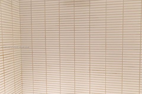 Condo in Miami, Florida, 1 bedroom  № 1697638 - photo 18