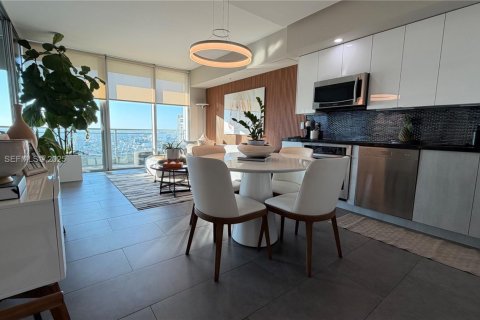 Condo in Miami, Florida, 1 bedroom  № 1993924 - photo 4