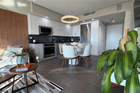 Condo in Miami, Florida, 1 bedroom  № 1993924 - photo 11