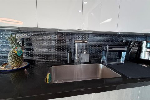 Condo in Miami, Florida, 1 bedroom  № 1993924 - photo 15