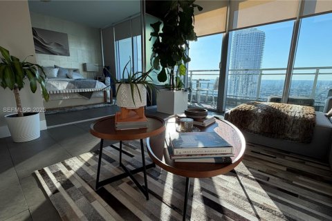 Condo in Miami, Florida, 1 bedroom  № 1993924 - photo 7