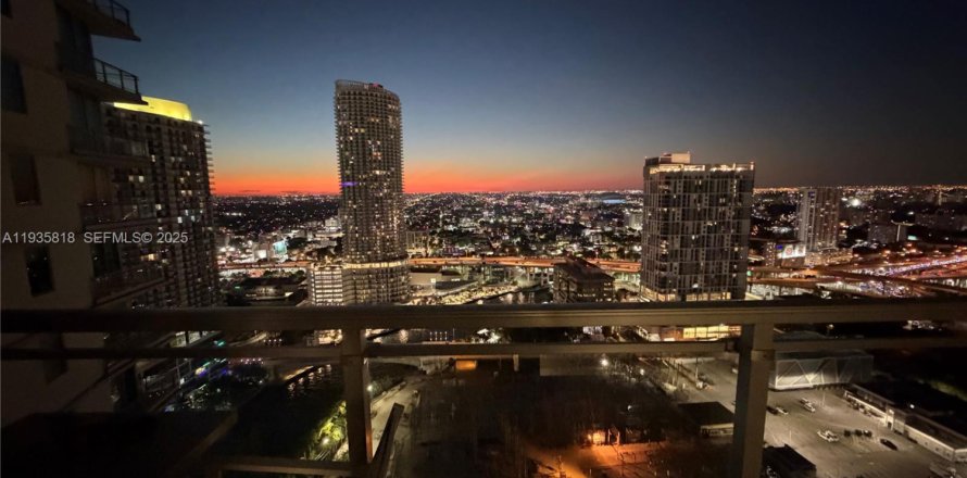 Condo in Miami, Florida, 1 bedroom  № 1993924