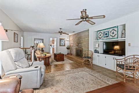 House in Ocala, Florida 4 bedrooms, 332.22 sq.m. № 1166398 - photo 13