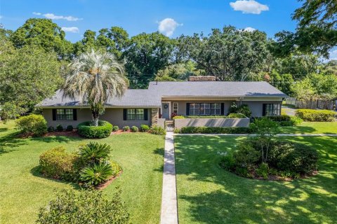 House in Ocala, Florida 4 bedrooms, 332.22 sq.m. № 1166398 - photo 1