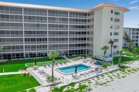 Condo in Venice, Florida, 2 bedrooms  № 1812636 - photo 2