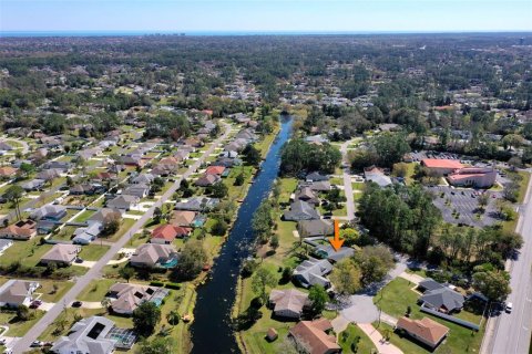 House in Palm Coast, Florida 3 bedrooms, 185.53 sq.m. № 1904654 - photo 5