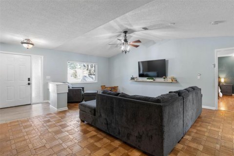 House in Palm Coast, Florida 3 bedrooms, 185.53 sq.m. № 1904654 - photo 9