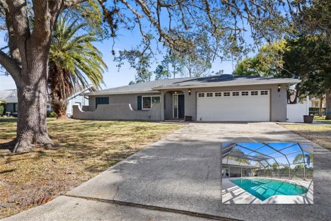 House in Palm Coast, Florida 3 bedrooms, 185.53 sq.m. № 1904654 - photo 1