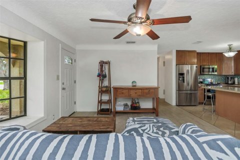 Villa ou maison à vendre à Saint Petersburg, Floride: 3 chambres, 113.71 m2 № 2147770 - photo 2