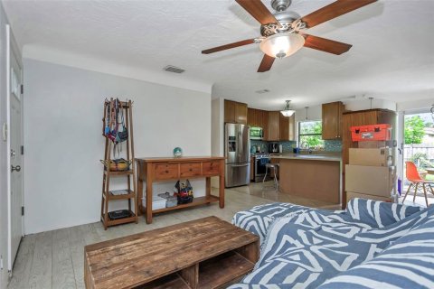 Villa ou maison à vendre à Saint Petersburg, Floride: 3 chambres, 113.71 m2 № 2147770 - photo 5