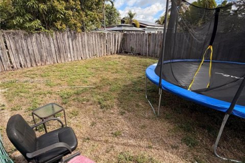 Villa ou maison à vendre à North Lauderdale, Floride: 3 chambres, 100.98 m2 № 2041988 - photo 16