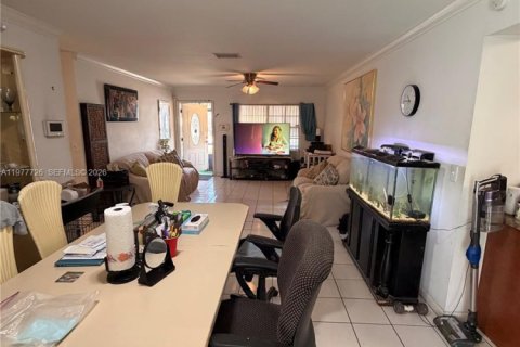 Villa ou maison à vendre à North Lauderdale, Floride: 3 chambres, 100.98 m2 № 2041988 - photo 14