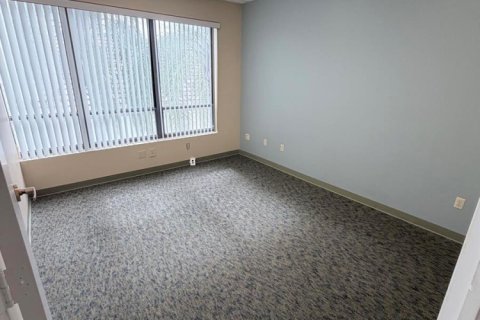 Commercial property in Stuart, Florida № 2172199 - photo 14