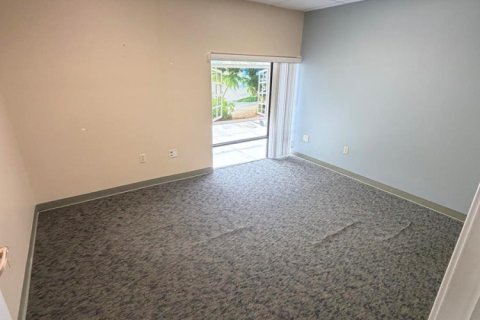 Commercial property in Stuart, Florida № 2172199 - photo 13
