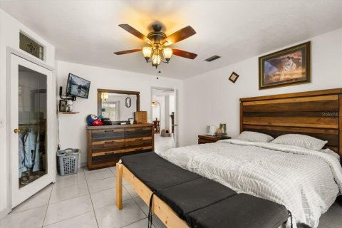 House in Casselberry, Florida 4 bedrooms, 285.02 sq.m. № 1840204 - photo 18