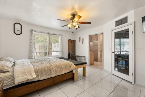 House in Casselberry, Florida 4 bedrooms, 285.02 sq.m. № 1840204 - photo 17
