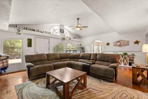 House in Casselberry, Florida 4 bedrooms, 285.02 sq.m. № 1840204 - photo 14