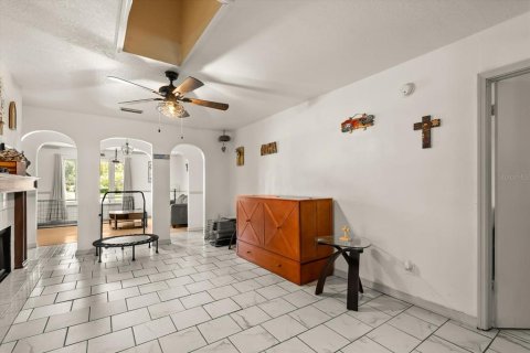 House in Casselberry, Florida 4 bedrooms, 285.02 sq.m. № 1840204 - photo 5