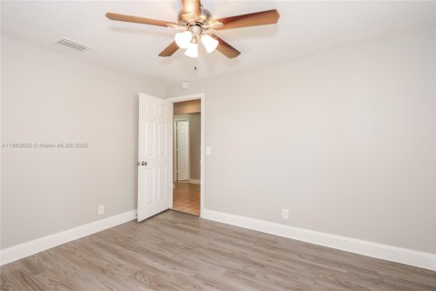 Casa en alquiler en Delray Beach, Florida, 3 dormitorios, 120.59 m2 № 1891505 - foto 11