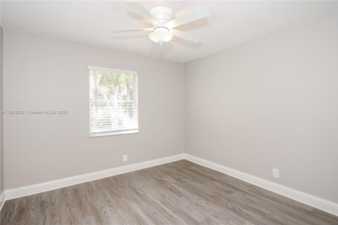 Casa en alquiler en Delray Beach, Florida, 3 dormitorios, 120.59 m2 № 1891505 - foto 14