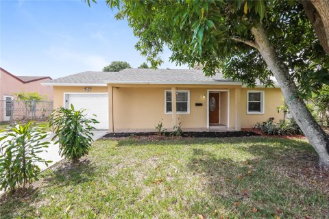 Casa en alquiler en Delray Beach, Florida, 3 dormitorios, 120.59 m2 № 1891505 - foto 1