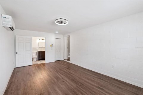 Villa ou maison à vendre à Deltona, Floride: 3 chambres, 113.06 m2 № 2151824 - photo 12