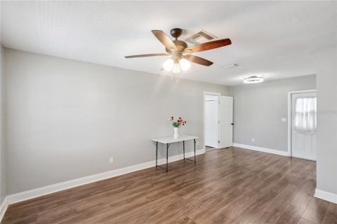 Villa ou maison à vendre à Deltona, Floride: 3 chambres, 113.06 m2 № 2151824 - photo 9