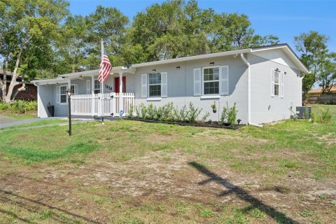 Villa ou maison à vendre à Deltona, Floride: 3 chambres, 113.06 m2 № 2151824 - photo 4