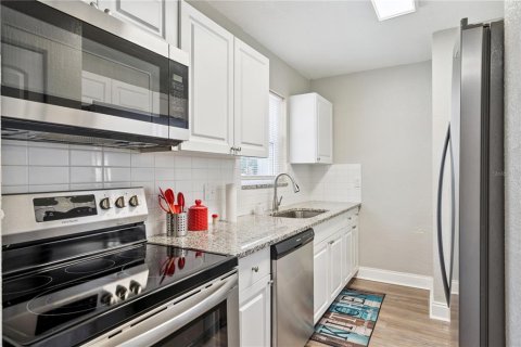 Villa ou maison à vendre à Deltona, Floride: 3 chambres, 113.06 m2 № 2151824 - photo 10