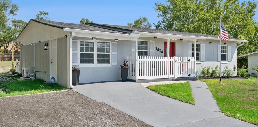 Villa ou maison à Deltona, Floride 3 chambres, 113.06 m2 № 2151824