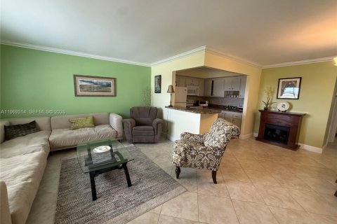 Condominio en venta en Delray Beach, Florida, 1 dormitorio, 66.89 m2 № 2031383 - foto 2