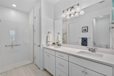 House in Sarasota, Florida 2 bedrooms, 143.81 sq.m. № 2147767 - photo 23