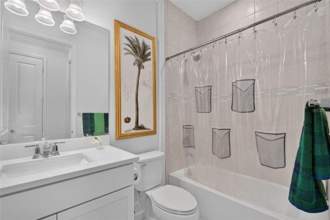 House in Sarasota, Florida 2 bedrooms, 143.81 sq.m. № 2147767 - photo 28