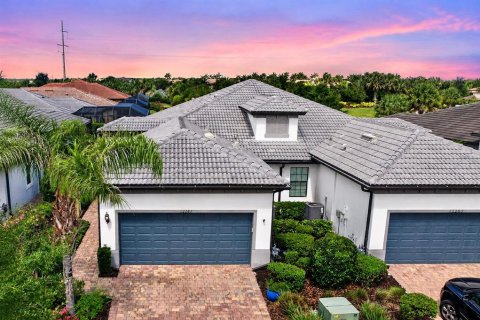 House in Sarasota, Florida 2 bedrooms, 143.81 sq.m. № 2147767