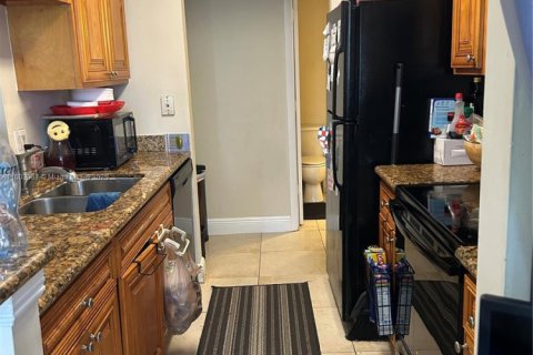 Condo in Tamarac, Florida, 1 bedroom  № 1868074 - photo 1