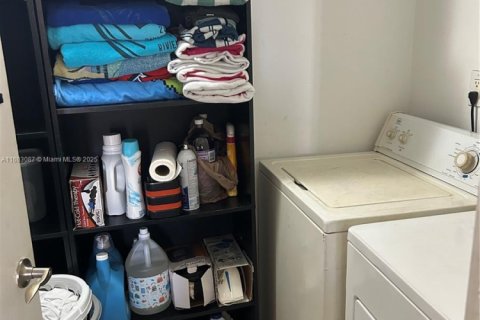 Condo in Tamarac, Florida, 1 bedroom  № 1868074 - photo 5