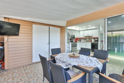 Купить таунхаус в Клируотер, Флорида 7 комнат, 117.06м2, № 2123166 - фото 19