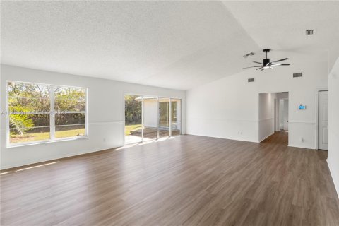 Villa ou maison à louer à Vero Beach, Floride: 3 chambres, 155.98 m2 № 2025167 - photo 6