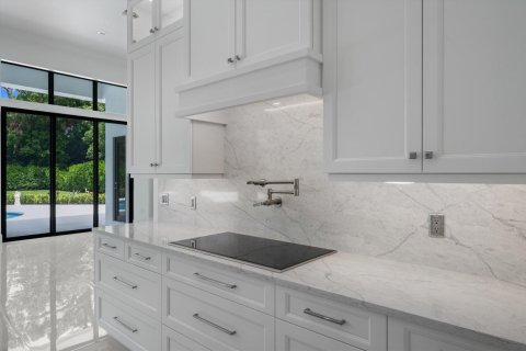 House in West Palm Beach, Florida 4 bedrooms, 331.01 sq.m. № 2191802 - photo 16