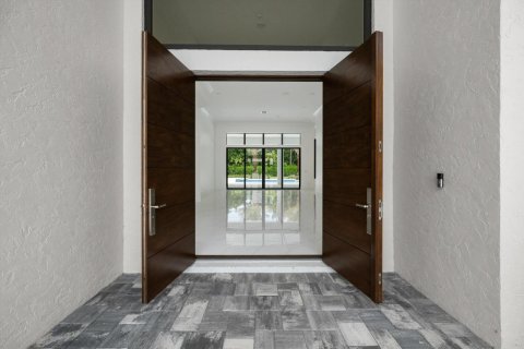 House in West Palm Beach, Florida 4 bedrooms, 331.01 sq.m. № 2191802 - photo 5