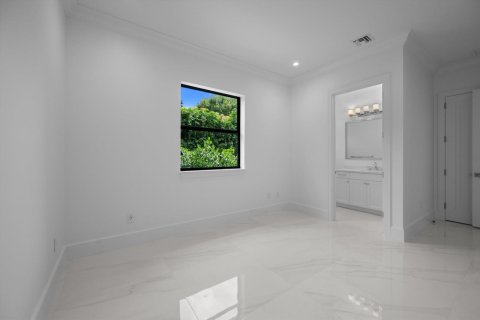 House in West Palm Beach, Florida 4 bedrooms, 331.01 sq.m. № 2191802 - photo 28