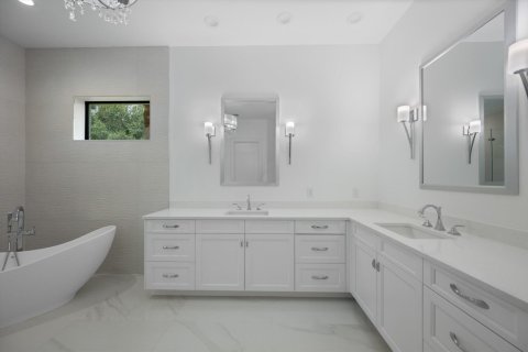 House in West Palm Beach, Florida 4 bedrooms, 331.01 sq.m. № 2191802 - photo 25