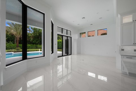 House in West Palm Beach, Florida 4 bedrooms, 331.01 sq.m. № 2191802 - photo 10