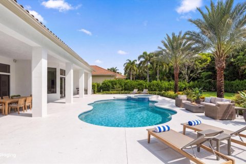 House in West Palm Beach, Florida 4 bedrooms, 331.01 sq.m. № 2191802 - photo 3