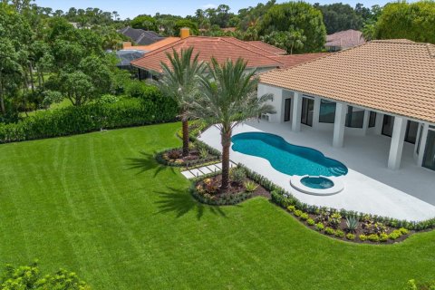 House in West Palm Beach, Florida 4 bedrooms, 331.01 sq.m. № 2191802 - photo 4